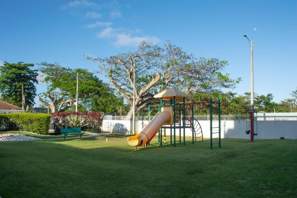 Vistas Apartment @ Puerto Nuevo Beach Vega Baja Kültér fotó